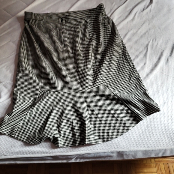 Skirt - Picture 1 of 3